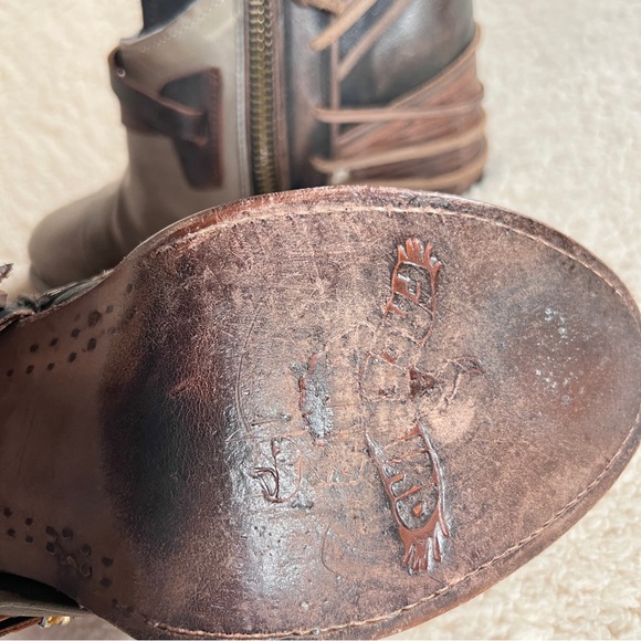 Freebird Crue - Distressed Grey/Multi Ankle Booties sz 10 - Picture 16 of 16